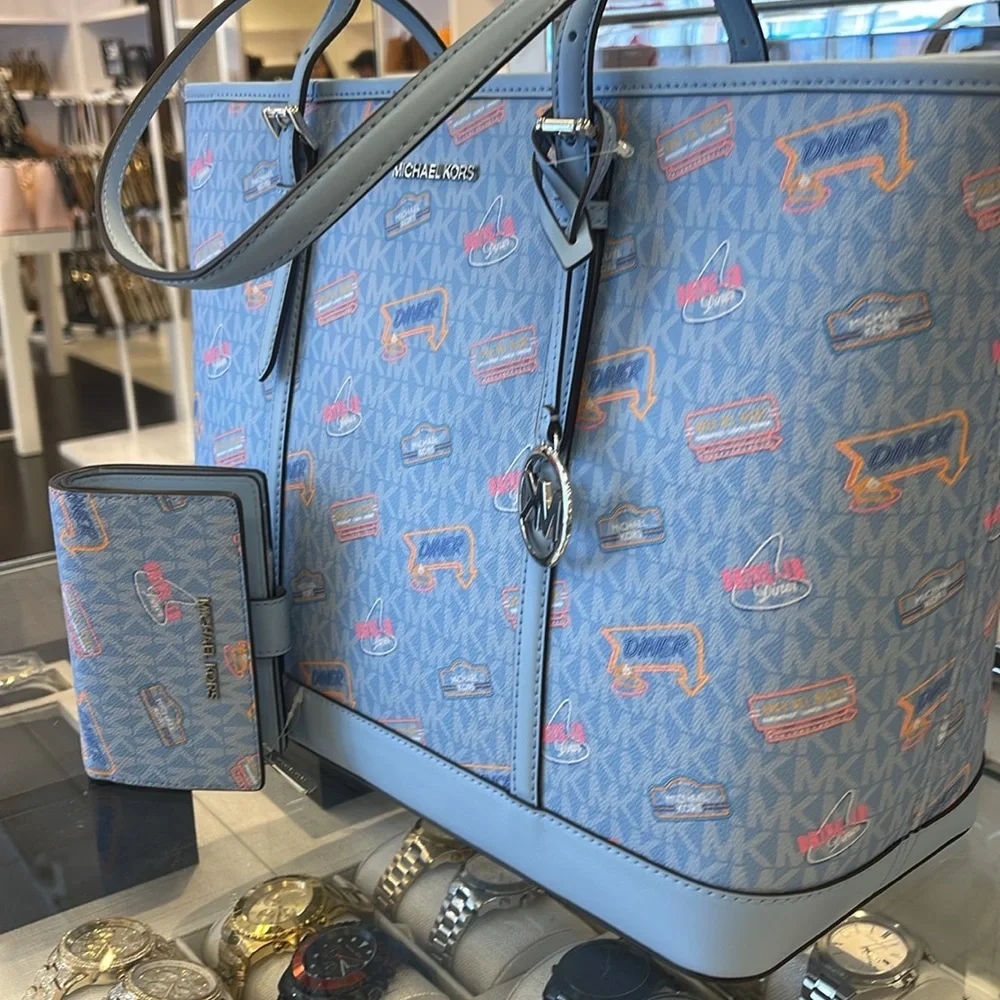 MICHAEL KORS JST Lg Printed  Logo Tote Bag & MK JST Md Prntd Logo Bi-Fold Wallet - Picture 3 of 16